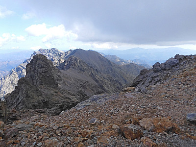 Der nächste Nachbar im Nordosten ist der Capu a u Verdatu