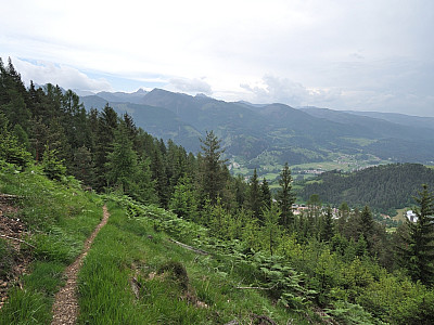 Ohne viel an Höhe zu verlieren marschieren wir weiter nach Süden
