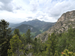 Schwarz- und Weißhorn, vor der Felsflanke des Monte Cornon