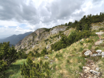 Gemütlich wandern wir weiter nach Nordwesten, auf das Gipfelkreuz zu