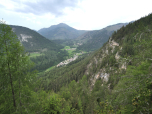 Der Ausblick auf Stava vor dem Schwarzhorn