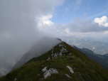 Nach Nordwesten setzt sich der Kamm ein Stück fort