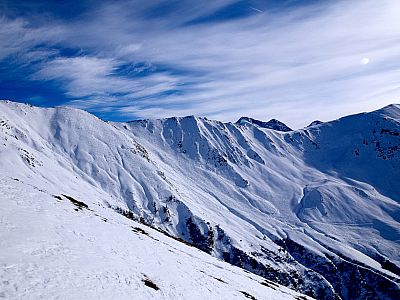 Der Olperer und der Fußstein lugen im Südosten über den Kamm