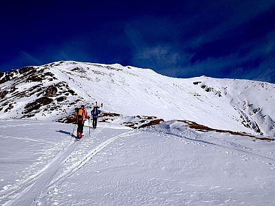 Vor dem eigentlichen Grat wird es nochmal flacher