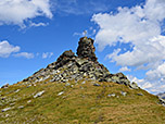 Das nur mit Kletterei erreichbare Kreuz der Sonnenspitze