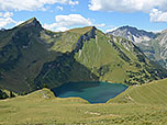 Rechter hand zeigt sich der Traualpsee