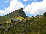 Blick von der Hütte zur Roten Spitze