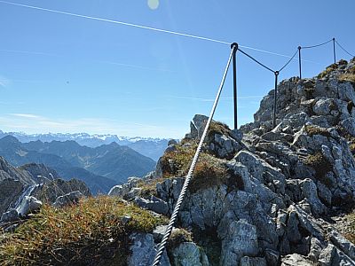 Stahlseilsicherung am Grat