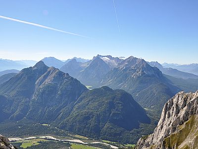 auf die umliegenden Berge
