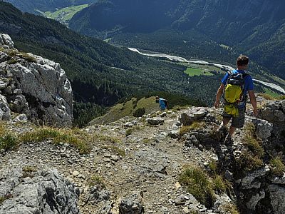 Zügig verlieren wir an Höhe 