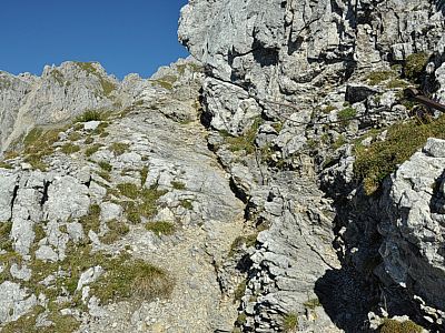 Bei den schottrigen, bröckligen Gelände, ...  