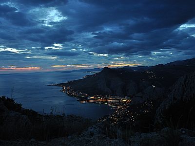Auf dem Weg zurück nach Omis geht bereits die Sonne unter
