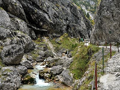 bevor die Klamm breiter wird und wir die ...