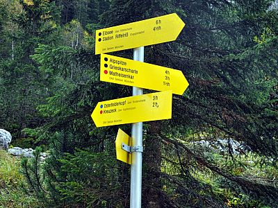 ... und dem Wegweiser zum Osterfelderkopf folgen.