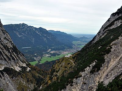 In der Bildmitte sind die Knappenhäuser zu sehen