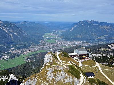Blick auf den AlpspiX und das Restaurant Alpspitze