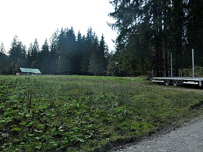 ... und wenig später links zu dieser Hütte abbiegen.