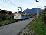 Am Bahnhof Hammersbach warten wir auf den Gegenzug.