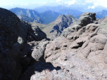 Schön ist in der Bildmitte der GR20 zu sehen