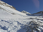 Links die steilen Südhänge der Pareispitze