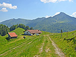 An der Rabeneggalm, rechts der Spitzstein