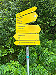 An der folgenden Gabelung halten wir uns links...