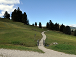 Auf dem bequemen Weg im Westen geht es weiter Richtung Würzjoch