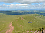 Blick hinunter zum Llyn Cwm Llwch...