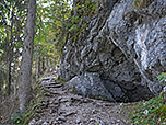 ...bringt uns zu einer weiteren Höhle...