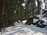 Zu guter Weg leitet uns der Weg bergab