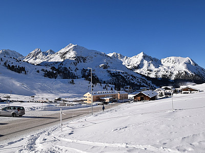 Wir starten unsere Tour ein Stück östlich der Dortmunder Hütte von einem kleinen Parkplatz 