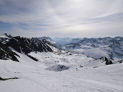 Der Ausblick vom Gipfel auf unsere Aufstiegsroute