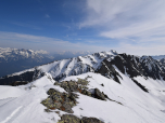 Der Ausblick nach Osten zum Rietzer Grieskogel