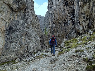 Wir queren durch die Felsen nach Osten