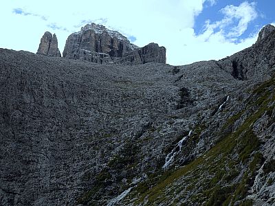 Auch der Cima Pisciadù ist bereits sichtbar
