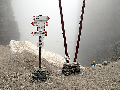 Schneereste am Einstieg in die Scharte