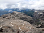 Der Ausblick nach Südwesten zum Sasso Pordoi