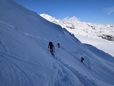 Links der sichtbaren Spalten steigen wir auf