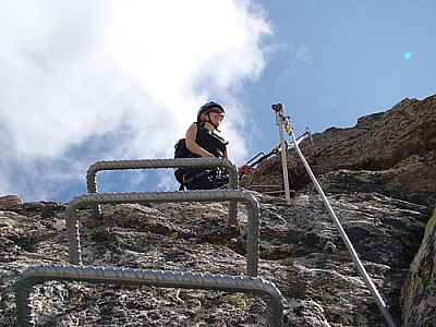 Trittbügel pflastern unseren Weg