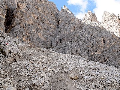 Geradeaus vor uns der Einstieg