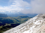 Der Ausblick nach Westen auf die Schlerngruppe mit der Seiseralm