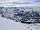 Ein Meer an Gipfeln zeigt sich im Süden