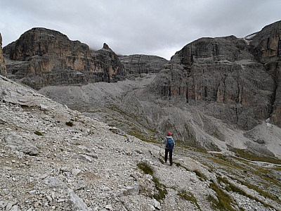 Der Ausblick am Torre di Rocaes vorbei nach Nordosten
