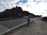 Vom Parkplatz am Sellajoch starten wir unsere Tour
