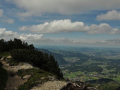 Blick kurz vorm Hochschlegel Richtung Piding