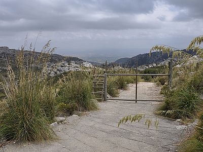 Wir passieren ein Tor