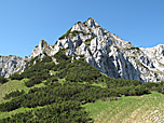 ...auf den Gipfelaufbau der Pyramidenspitze zu