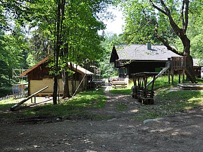 zur Rachel Diensthütte.