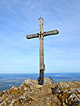 ...und sein großes Holzkreuz