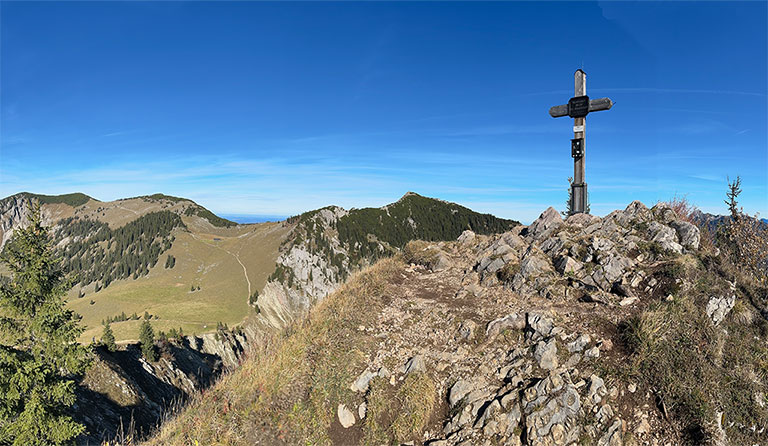 Rauhkopf (1689 m), Jägerkamp (1746 m) vom Spitzingsee